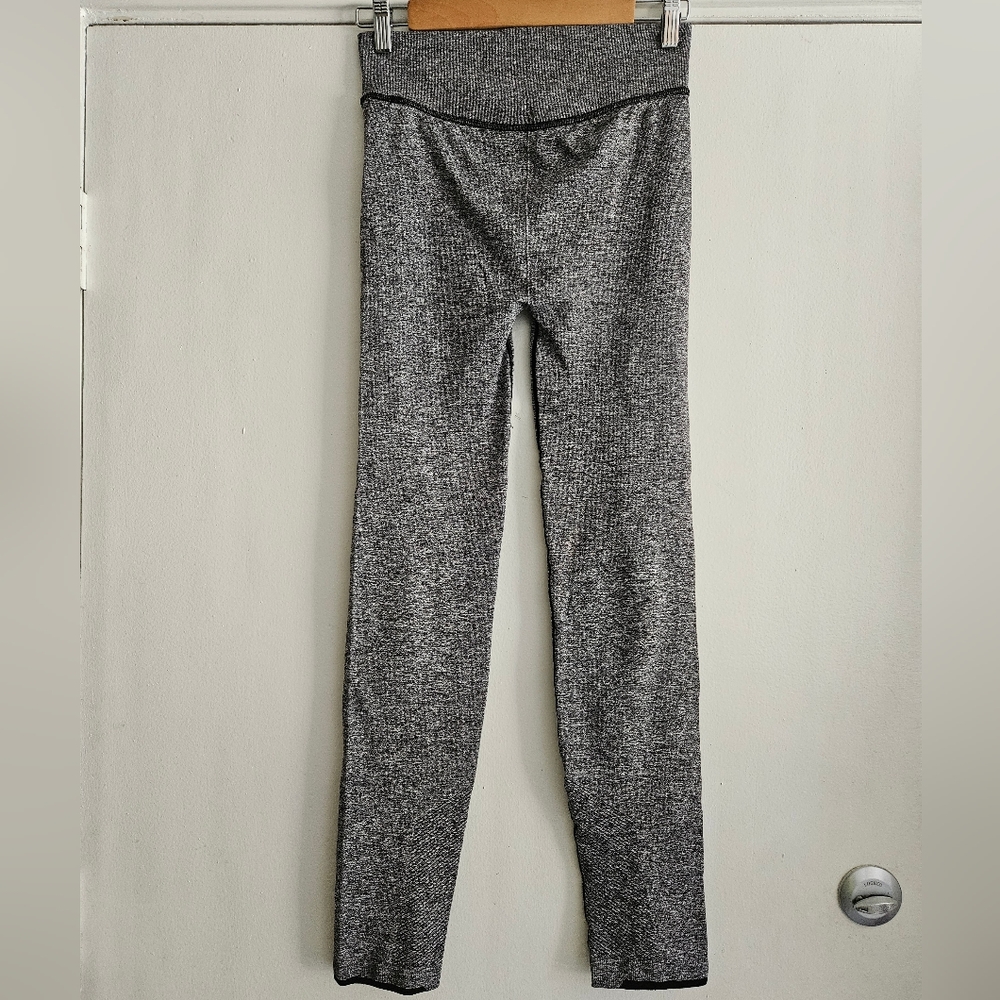Rev' It! Women's Cooling Athletic Grey Running Leggings Size Medium - Picture 5 of 5